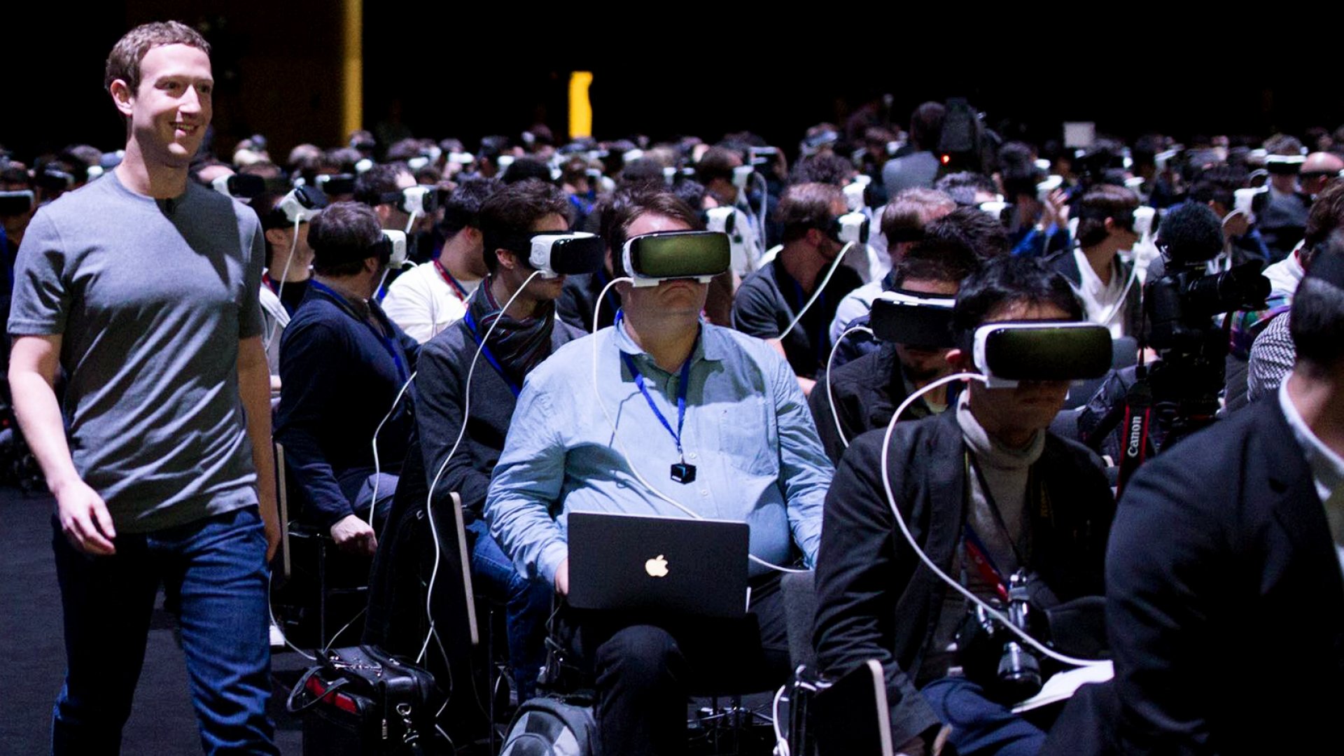 Óculos de Realidade Virtual: Zuckerberg VS Apple